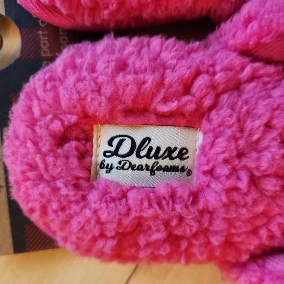 dluxe by Dearfoams Women's Merry Vibes Slide Slippers Bright Pink Christmas Gift - Picture 4 of 10